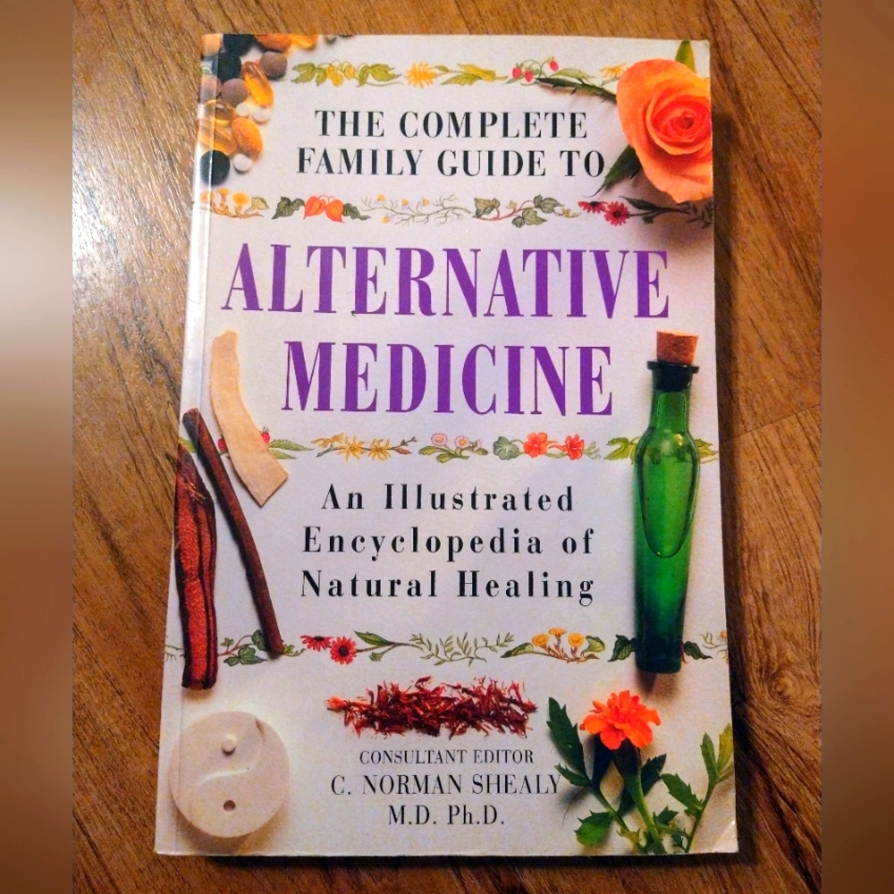 The Complete Family Guide to Alternative Medicine 📚🌱 illustrated.